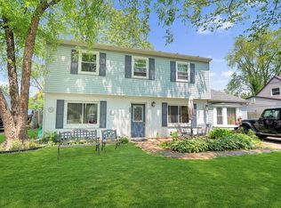 548 White Oak Rd, Bolingbrook, IL 60440