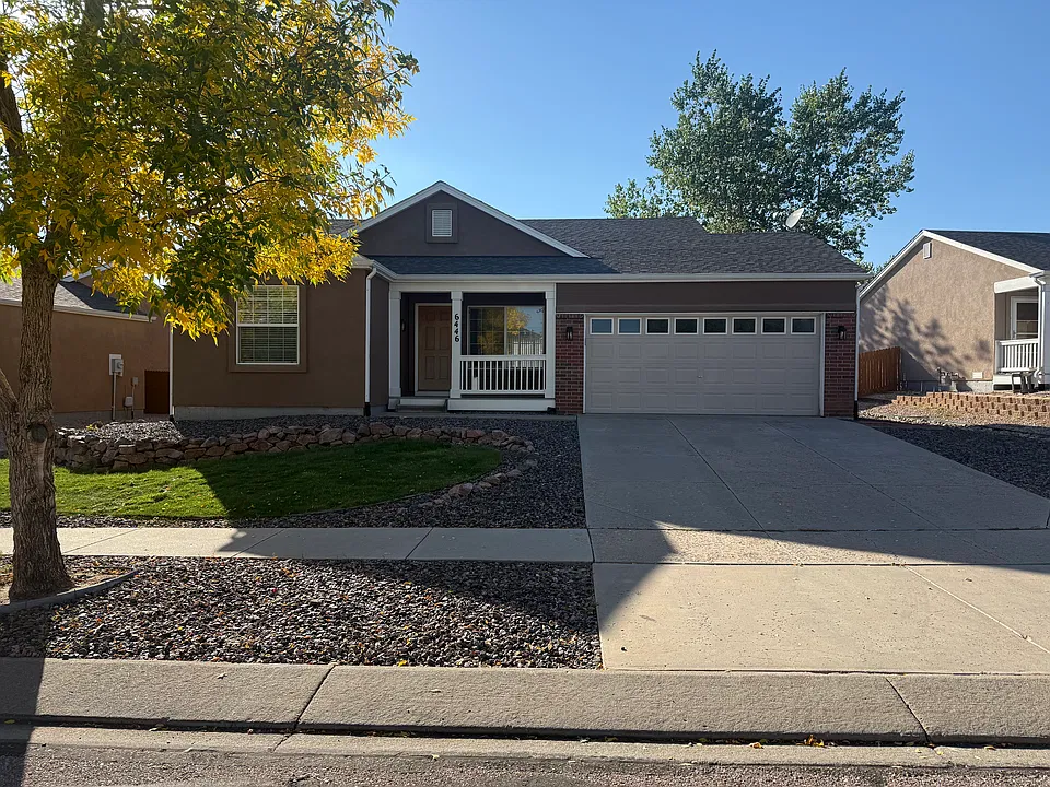 6446 Aquatic Cir
