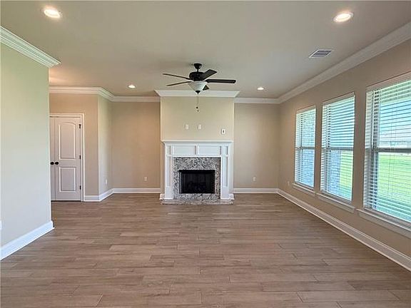 3rd image of 204 Cypress Bnd