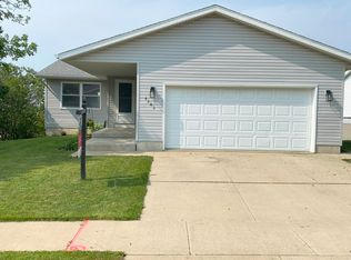 4909 10th St NW, Rochester, MN 55901
