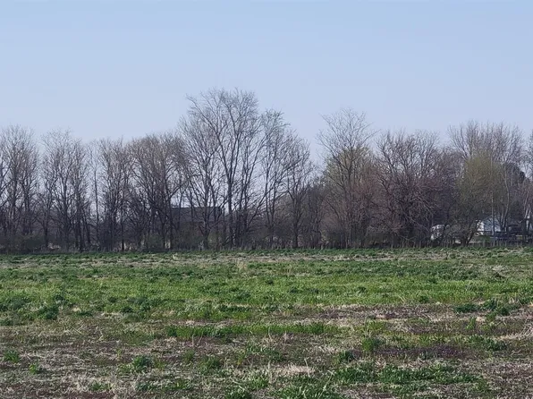 2 Country Rd #32, Fort Calhoun, NE 68023