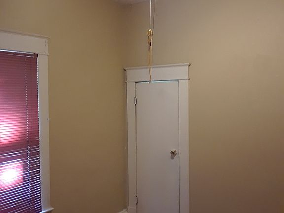4th image of 1118 E 41st St