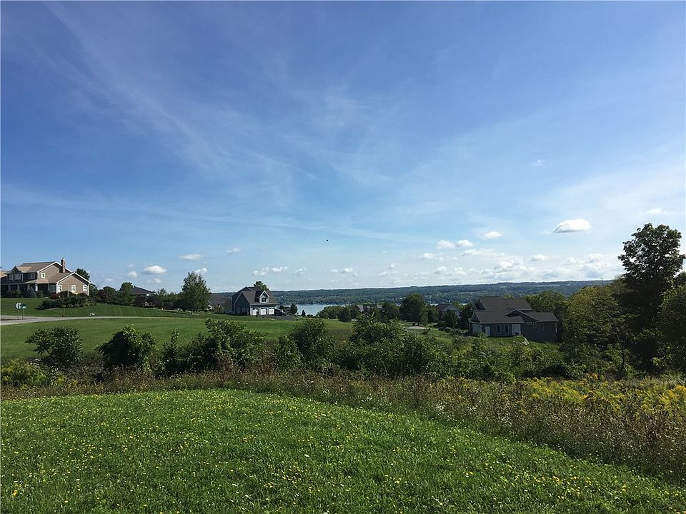 1st image of 22 Lake Hill Dr
