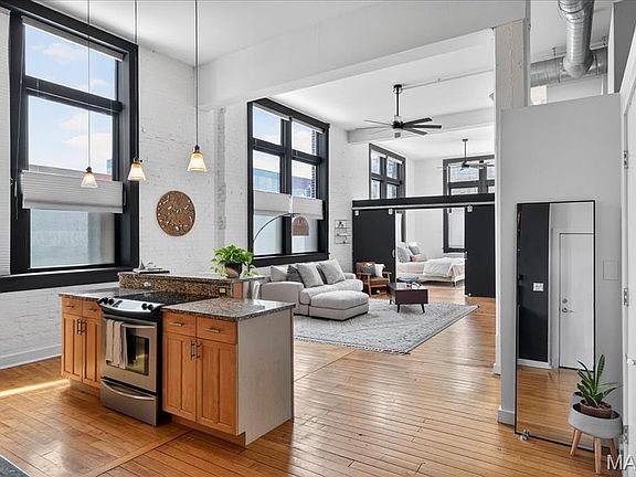 4th image of 4242 Laclede Ave APT 102