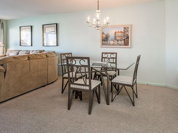 5th image of 907 Marina Dr APT 305