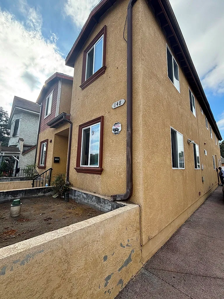5 bed, 1709 sqft, $4,200 — Photo 1
