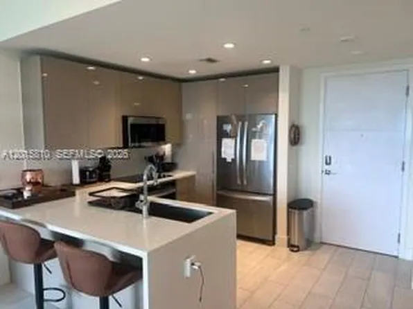 2000 Metropica Way, Fort Lauderdale, FL