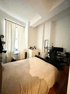 Rented by NY Living Solutions | media 22