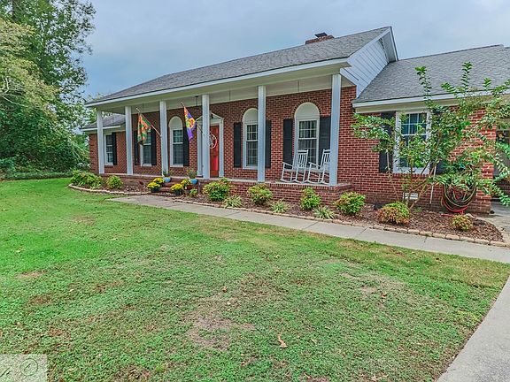 3rd image of 404 Paxton Pl