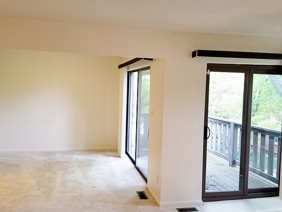4th image of 29153 Wellington Rd E APT 39