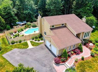 407 Farmers Dr, Windsor, CT 06095