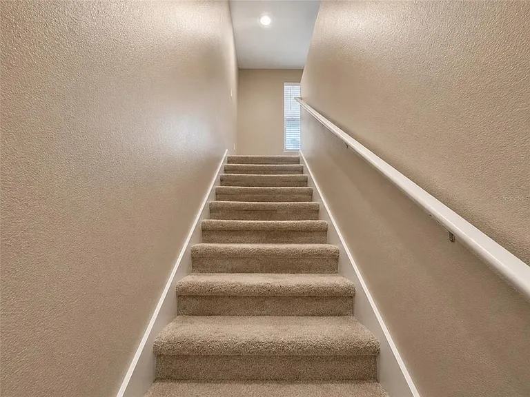 1352 Derry Ave — Photo 10