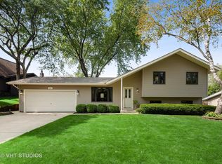 519 Kensington Dr, McHenry, IL 60050