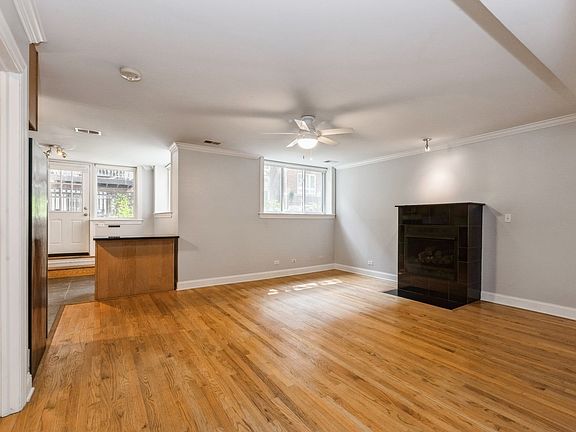 3rd image of 914 W Agatite Ave APT Gs