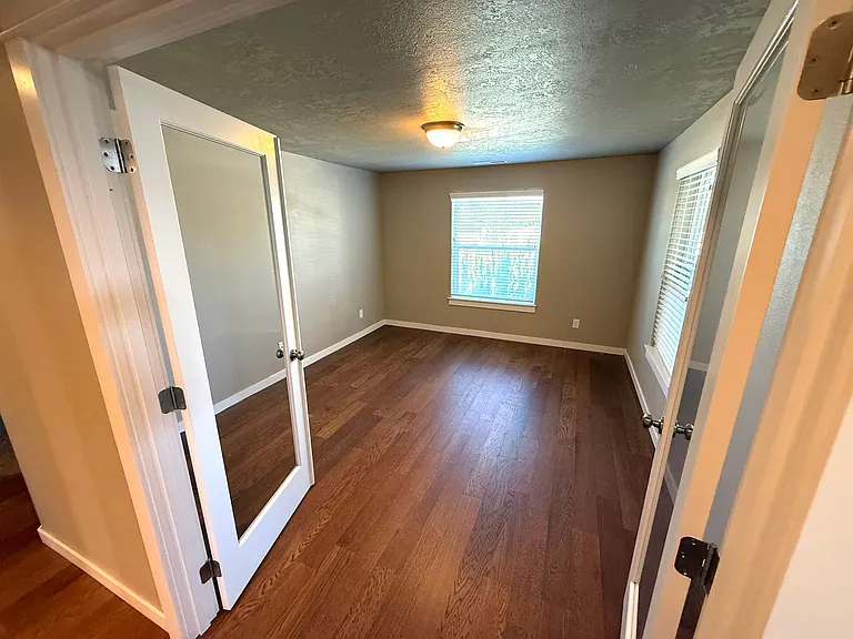 4832 SW Volcano Ave — Photo 9