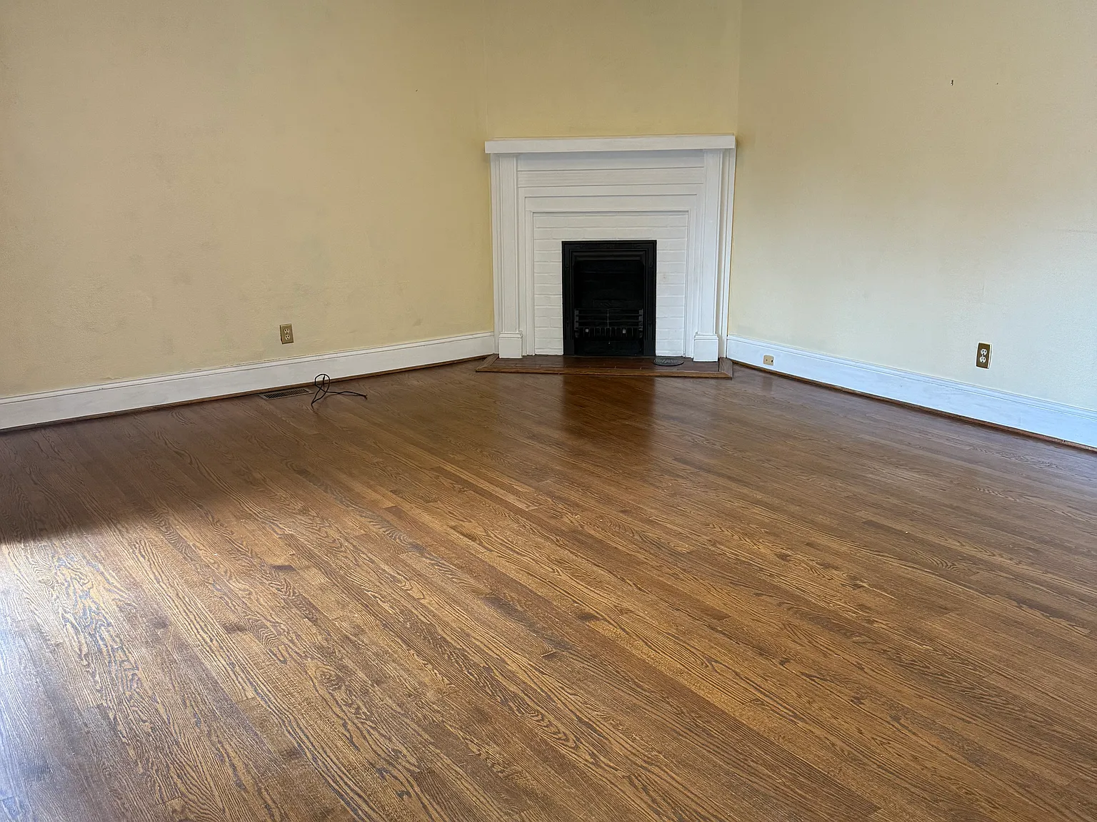 3 bed, 1.5 bath, 1667 sqft, $1,800 — Photo 2