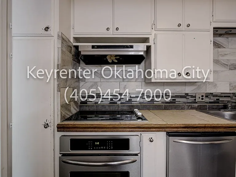 1622 W Britton Rd — Photo 13