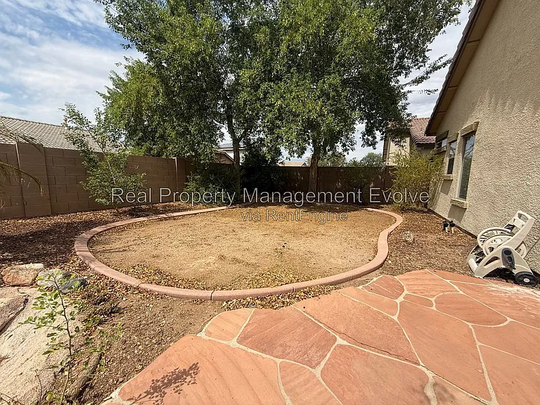 2513 W Woburn Ln — Photo 29