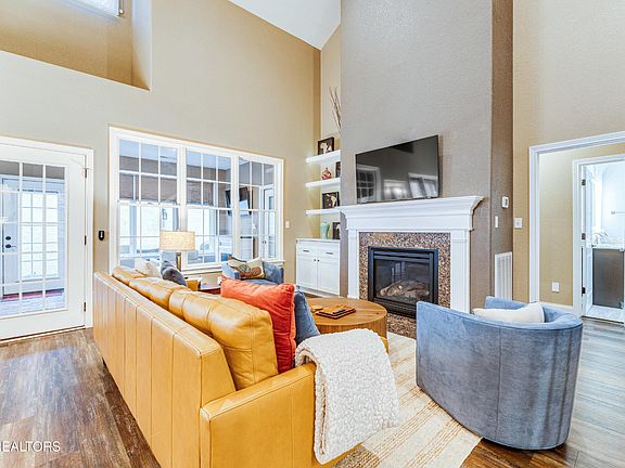 5th image of 437 Grove Branch Ln