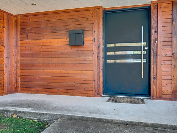 5th image of 3544 Whitehall Dr