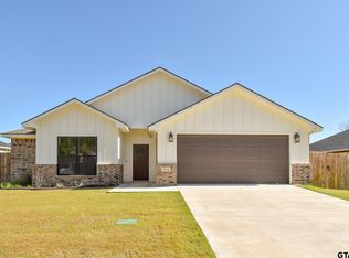 16113 Crossing Cir, Lindale, TX 75771