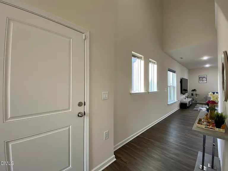 138 Eagleson St — Photo 7