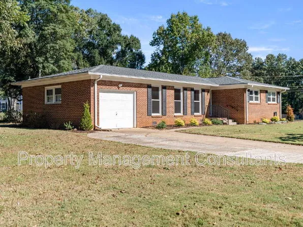 3200 W Helena Dr NW, Huntsville, AL 35810