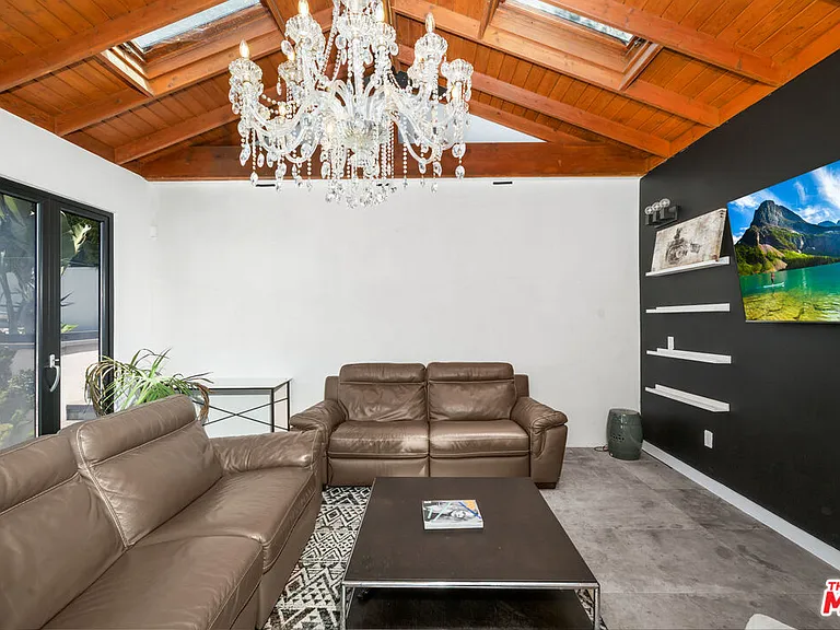 1750 N Beverly Glen Blvd — Photo 29