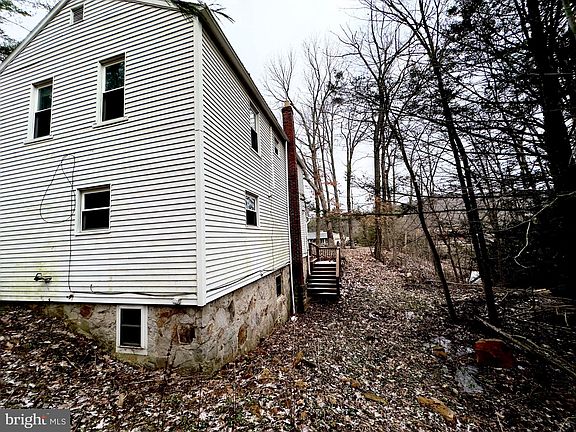 4th image of 19070 Garrett Hwy
