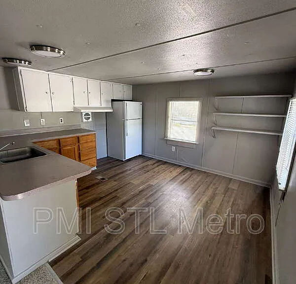 747 Cunningham Ave #4 — Photo 6