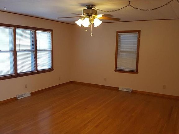 5th image of 303 Woodland Ave
