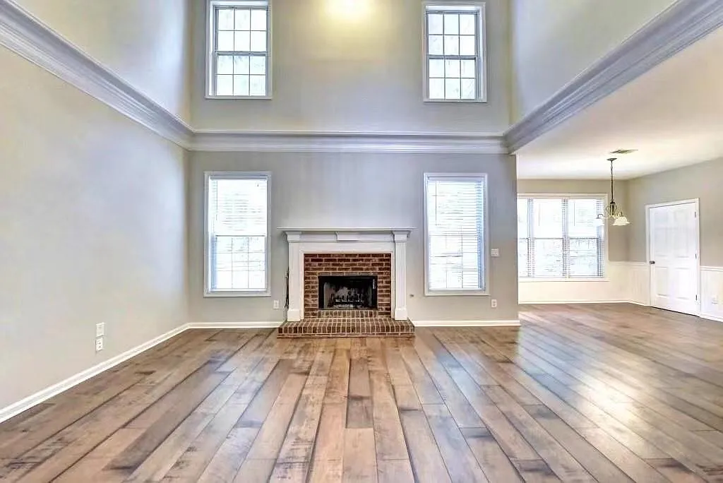 5 bed, 3.0 bath, 2470 sqft, $3,000 — Photo 3