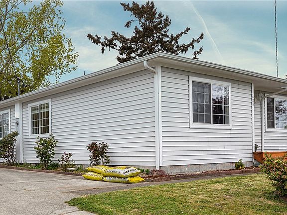 4th image of 1688 E Whidbey Ave