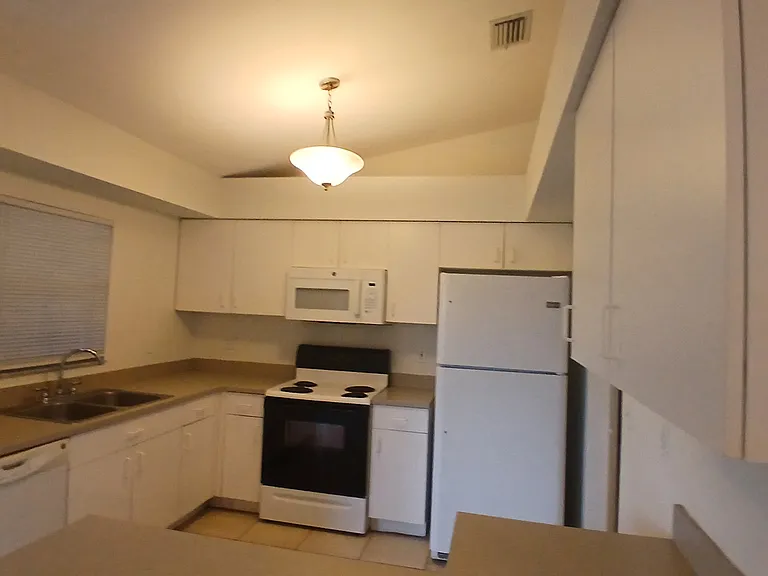 636 Tarapin Ave — Photo 6