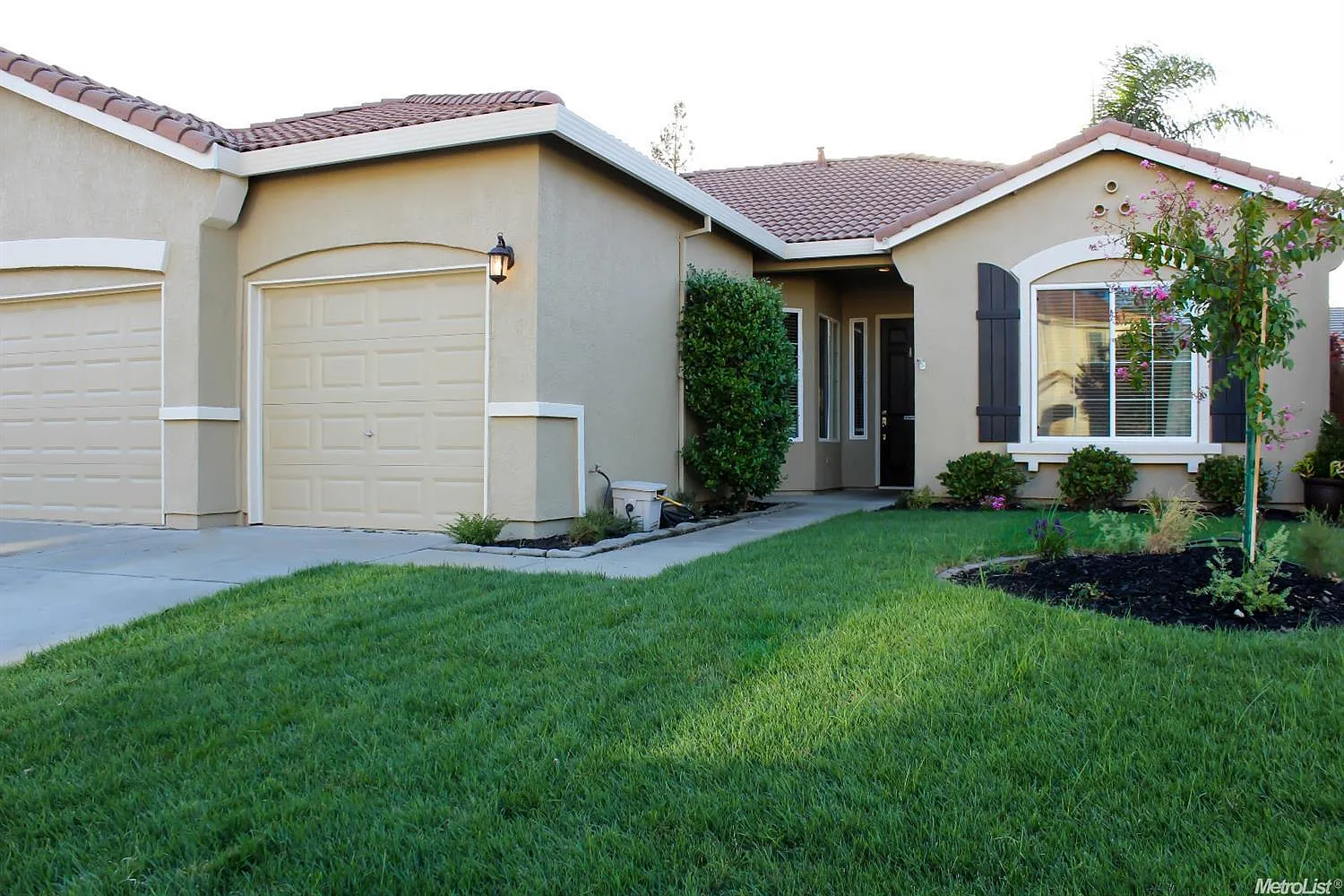 766 Caber Dr photo 1
