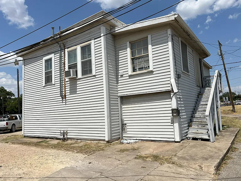 1625 Columbus Ave — Photo 10