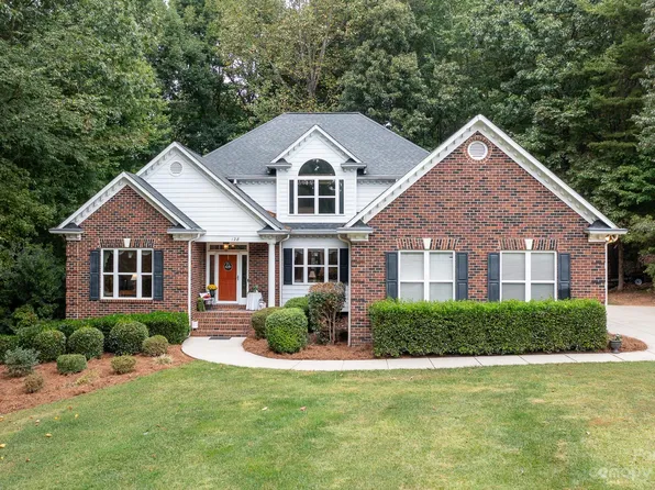 128 Bath Creek Dr, Mooresville, NC 28117