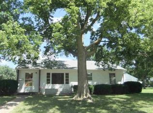 202 Cedar St, Beatrice, NE 68310