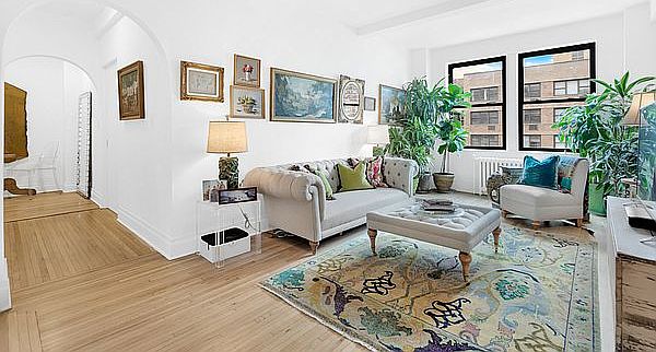 1st image of 457 W 57th St #1006