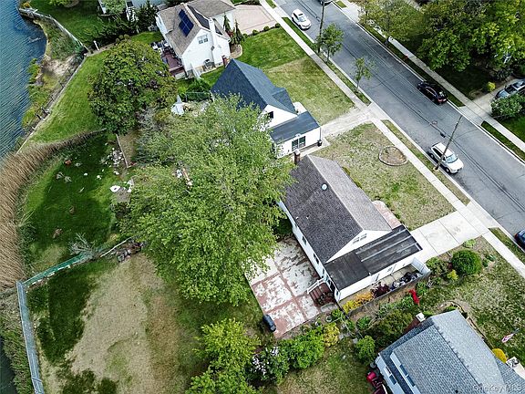 3rd image of 2687 Fox Road
