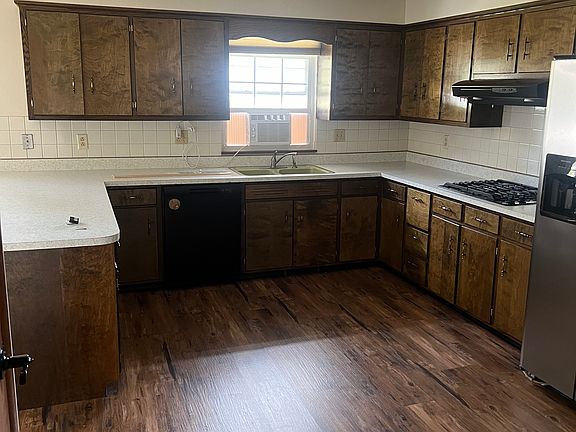 3rd image of 107 E North St #3