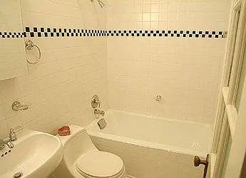 Rented by Verdi Square Realty