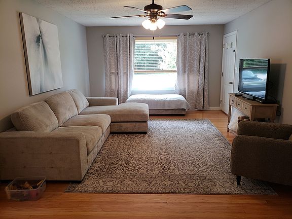 4th image of 912 McKinley Ave