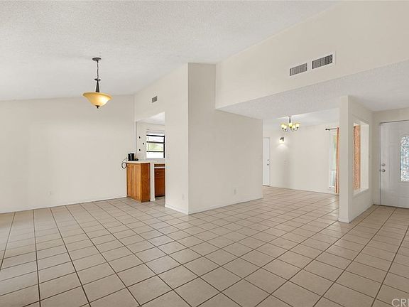 4th image of 20531 Schoenborn St