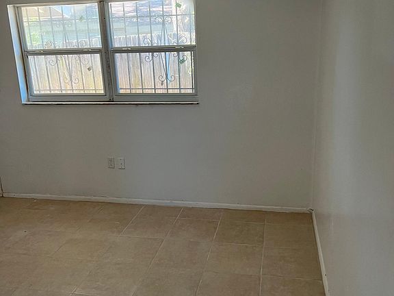 4th image of 1211 E Holland Ave APT B