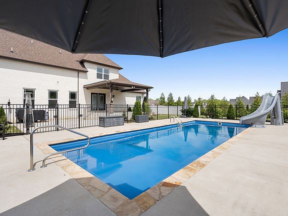 4th image of 2527 Landis Ct