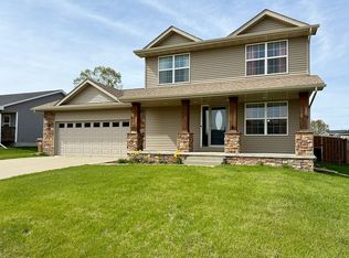5140 Cypress Dr, Pleasant Hill, IA 50327