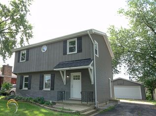 1610 E Elm St, Wheaton, IL 60189
