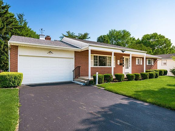 3rd image of 738 Stinson Dr