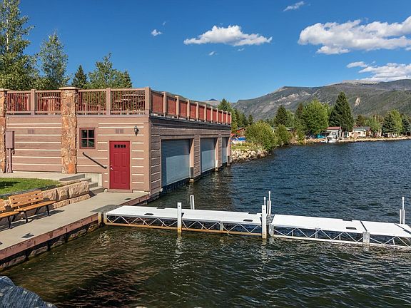 3rd image of 615 Yacht Club Dr